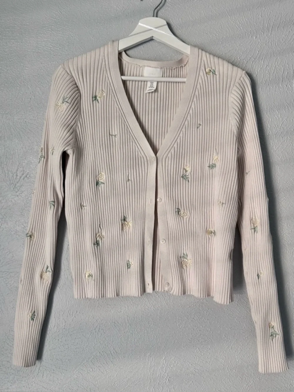 Embroidered Floral Cardigan Sweater - Picture 6 of 8